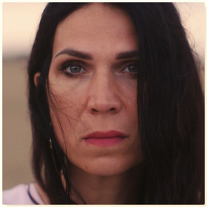 Julia Jünger – Unterm Goldregen